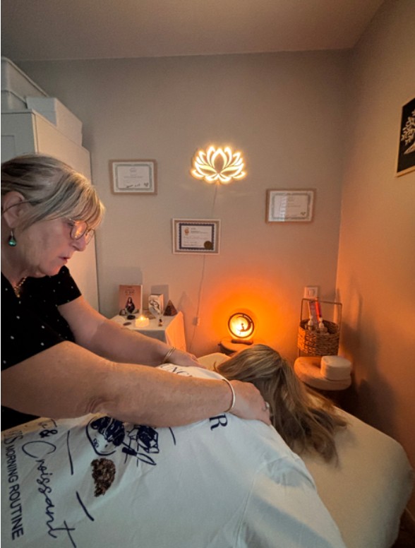 Séance de Reiki dans la salle de soin